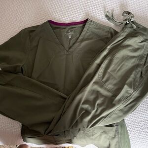 medcouture women’s olive green xs scrub set